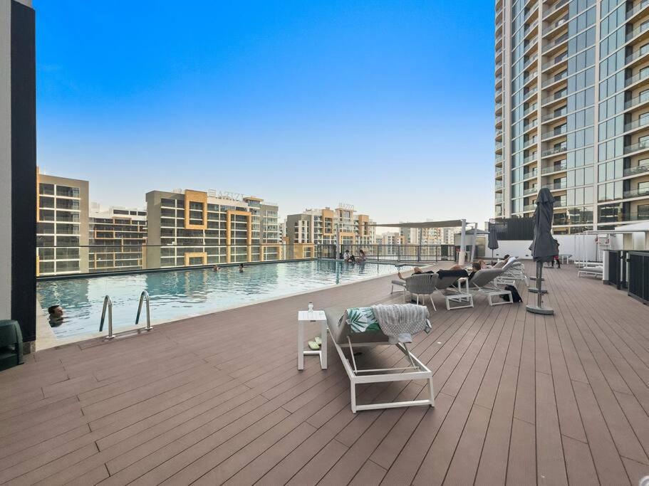 First Class 1br Rustic With Modern Comfort Dubai